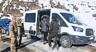 Erzurum'da 35 Düzensiz Göçmen Yakalandı