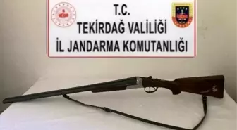 Tekirdağ'da Jandarma Operasyonu: Ruhsatsız Silahlar ve Uyuşturucu Ele Geçirildi