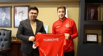 Düzce'den Dart Milli Takım Sporcusuna Destek Ziyareti