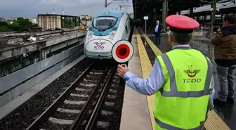 Yeni evli çiftlere ve ailelere tren biletlerinde yüzde 50'ye varan indirim