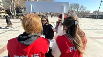 Kadın Polislerden KADES Uygulaması İçin Bilinçlendirme Etkinliği