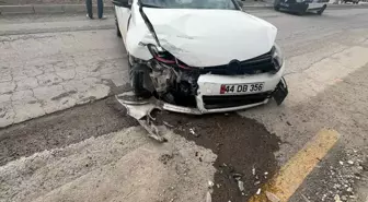 Elazığ'da Trafik Kazası: 2 Yaralı