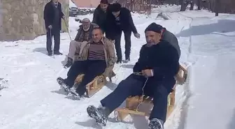 Erzurum'da yaşlıların 'Benim kızağım' kavgası: Senin gözlerin görmüyor kardeş, yaşın geçti