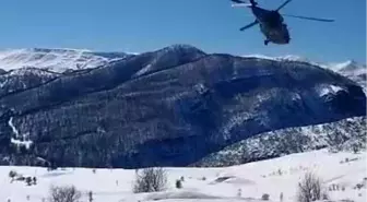 Tunceli'de Askere Helikopterle Yem Ulaşımı