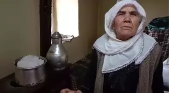 Sincik'te Dondan Etkilenen Aile Kar Eriterek Su İhtiyacını Karşılıyor