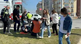 Edirne'de Motosiklet ile Otomobil Çarpıştı: 1 Yaralı