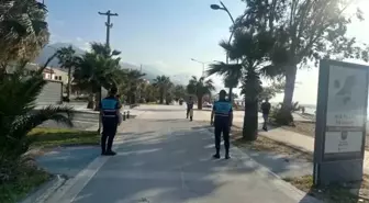 Kuşadası'nda Yasak Olmasına Rağmen Motorlu Taşıtlarla Seyir Eden 21 Sürücüye Ceza