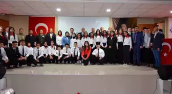 Tatvan'da İstiklal Marşı'nın 104. Yılı ve Mehmet Akif Ersoy'u Anma Günü Programı Düzenlendi