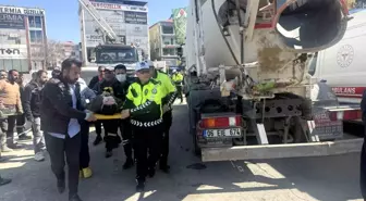 Iğdır'da Beton Mikserinin Çarptığı Genç Kız Yaralandı