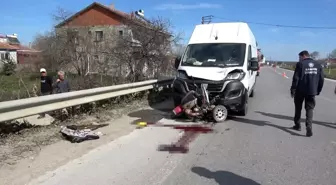 Samsun'da Elektrikli Bisiklet Sürücüsü Minibüsle Çarpışarak Hayatını Kaybetti