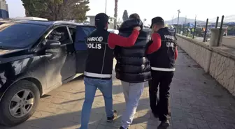 Interpol tarafından aranan firari İzmir'de yakalandı