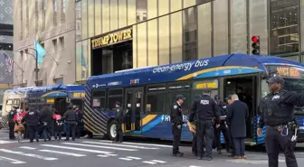 Yahudi Barış Sesi, Trump Tower'ı İşgal Ederek Protesto Düzenledi