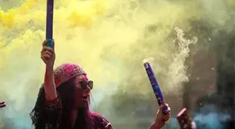 Nepal'de Holi Festivali Coşkuyla Kutlandı