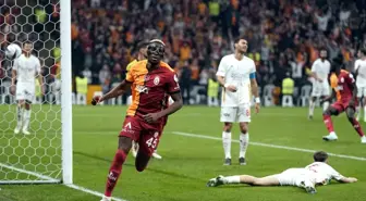 Victor Osimhen, Galatasaray'da İlk Hat-Trick'ini Yaptı ve Gol Krallığında Zirveye Yerleşti