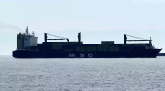 İstanbul Bakırköy'de Karaya Oturan MSC Rhiannon İçin Kurtarma Çalışmaları Başladı