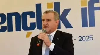 Sultanbeyli'de 5 bin genç ile iftar yapan Bakan Bak, müjdeleri peş peşe sıraladı