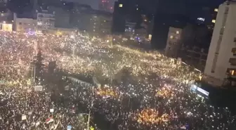 Sırbistan'da 'ülke tarihinin en kalabalık protestosu' düzenlendi