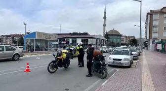 Burdur'da Otomobil ile Motosiklet Çarpıştı: Bir Kişi Yaralandı