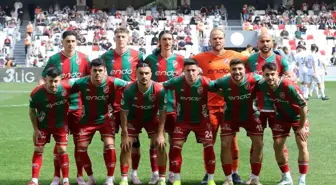 Karşıyaka, Velimeşespor'u 4-0 Geçerek Zirveye Bir Adım Daha Yaklaştı