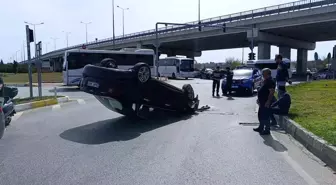 Antalya'da Devrilen Otomobilin Sürücüsü Yaralandı