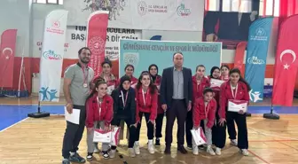 Bayburt Rekabet Kurumu Kız Anadolu Lisesi Futsal Takımı Yarı Finale Yükseldi