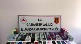 Gaziantep'te 2 milyon TL değerinde kaçak telefon ve saat ele geçirildi: 2 gözaltı