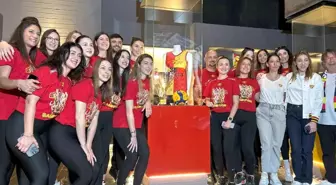 Göztepe Voleybol Sultanlar Ligi'ne Yükselmenin Gururunu Yaşadı