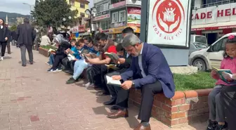 Tosya'da Öğrenciler Kitap Okuma Etkinliği Düzenledi