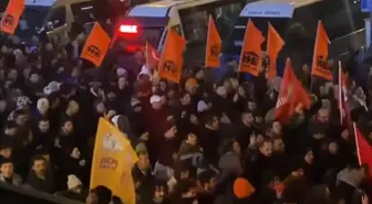 Ankara'da İmamoğlu protestosu! Kalabalık Adalet Bakanlığı'na yürüyor