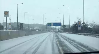 Bolu Dağı'nda Hafif Kar Yağışı Etkili Oluyor