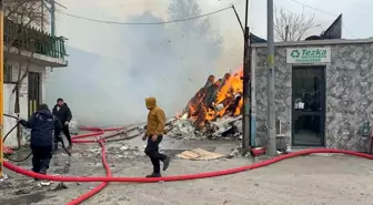 Bursa'da Geri Dönüşüm Tesisinde Yangın Çıktı