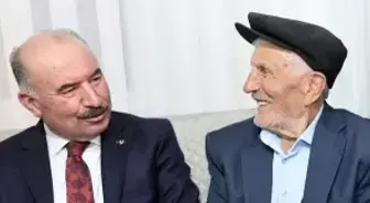 Vali Çalgan'dan 63 yıllık evli çifte ziyaret