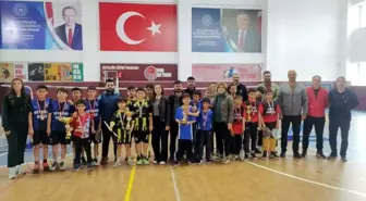 Gölbaşı Cumhuriyet Ortaokulu Badminton’da İl Birincisi Oldu