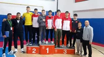 Bayburtlu Sporcular Bilek Güreşi İl Müsabakalarında Başarı Elde Etti