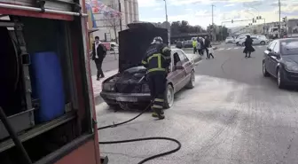 Batman'da Seyir Halindeki Otomobil Yandı