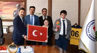 Down sendromlu öğrencilerden Kaymakam Özçelik'e ziyaret