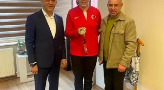 Elif Güneri'den Remzi Özçelik'e Teşekkür Ziyareti