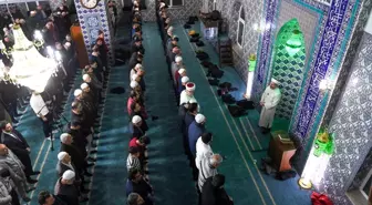 Diyanet İşleri Başkanı Erbaş, CİMER ile Davet Edilerek Camide Teravih Namazı Kıldırdı