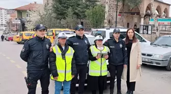 Down Sendromlular Günü'nde Öğrencilerden Unutulmaz Trafik Denetimi