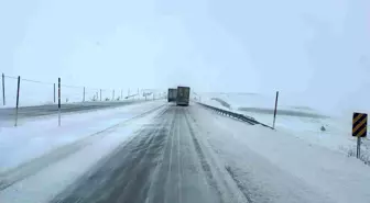 Kayseri-Gürün Karayolu Kar Yağışı Nedeniyle Ulaşıma Kapandı