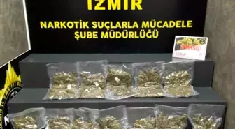 İzmir'de 6 Kilo 700 Gram Uyuşturucu Ele Geçirildi