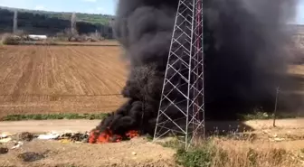 Tekirdağ'da Atık Lastik Yangını Gökyüzünü Kapladı