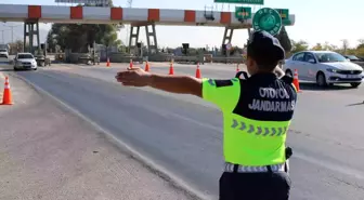 Aydın'da Otoyolda 5 Düzensiz Göçmen Yakalandı