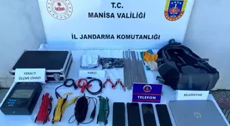 Manisa'da İzinsiz Kazı Yapan 4 Kişi Suçüstü Yakalandı