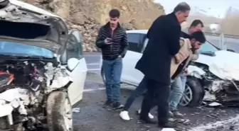 Van'da Trafik Kazası: 2 Yaralı