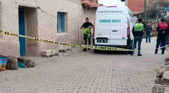 Kütahya'da Cinayet: Eşi ve Diğer Bir Kişiyi Pompalı Tüfekle Vurdu, Zanlı Kaçtı