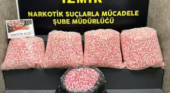 İzmir'de Uyuşturucu Operasyonu: 160 Bin 940 Hap Ele Geçirildi