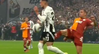 Derbiye damga vuran an! VAR uyardı, Galatasaray 10 kişi kaldı