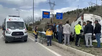 Elazığ'da Kaza: Araç Ağaçta Takla Attı, Sürücü Yaralandı
