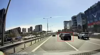 Bahçelievler'de Makas Atan Sürücü Kamerada